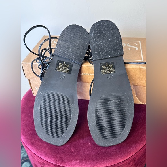 Like new Seychelles Lilac Two in Black leather lace up wrap around gladiator - Picture 10 of 10